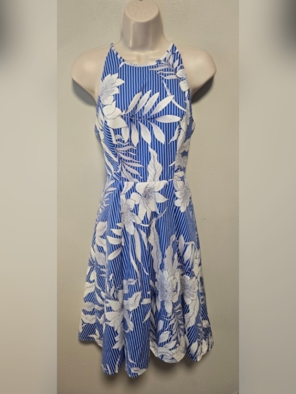 Maggy London Fit And Flare Blue And White Tropical Print Dress SZ 0